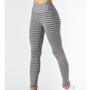 Onzie Sultry Grey/White Legging